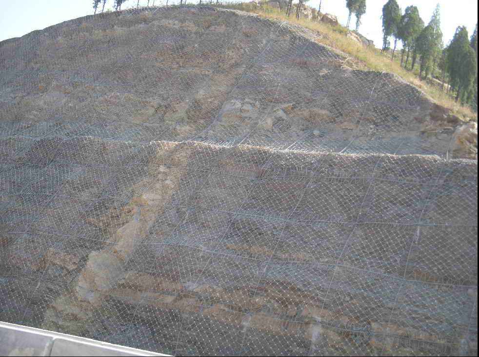 落石防護網應用過程中的常見問題