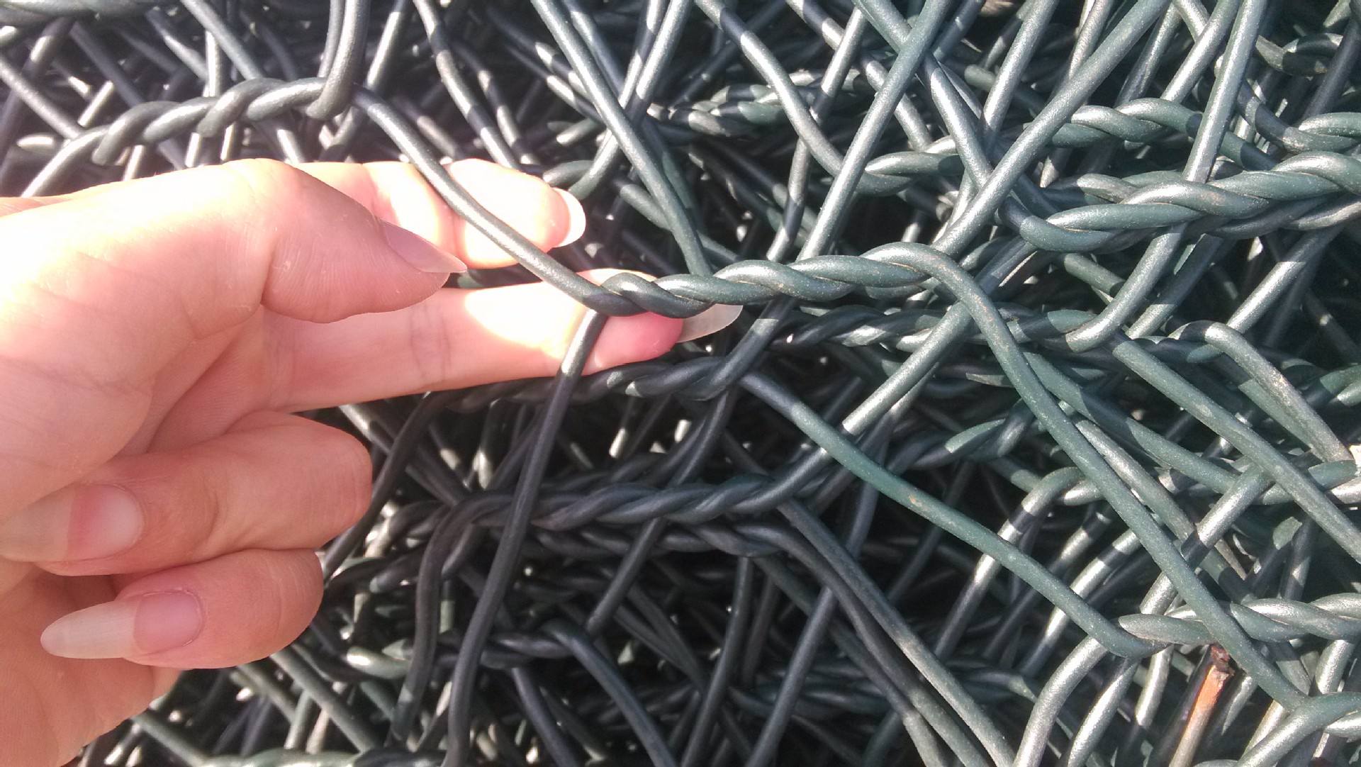 如何保證包塑石籠網的河道施工