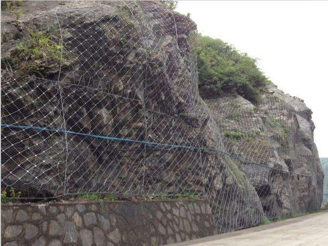 使用落石防護(hù)網(wǎng)防護(hù)對(duì)生態(tài)環(huán)境的影響