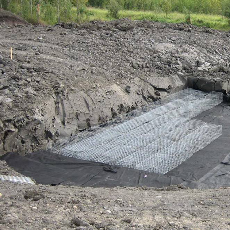 鉛絲石籠網的河底鋪設的方法