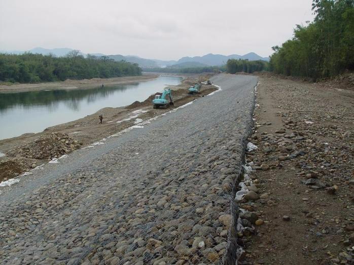 雷諾護墊是施工使用技術(shù)標(biāo)準(zhǔn) 雷諾護墊是施工使用技術(shù)標(biāo)準(zhǔn)