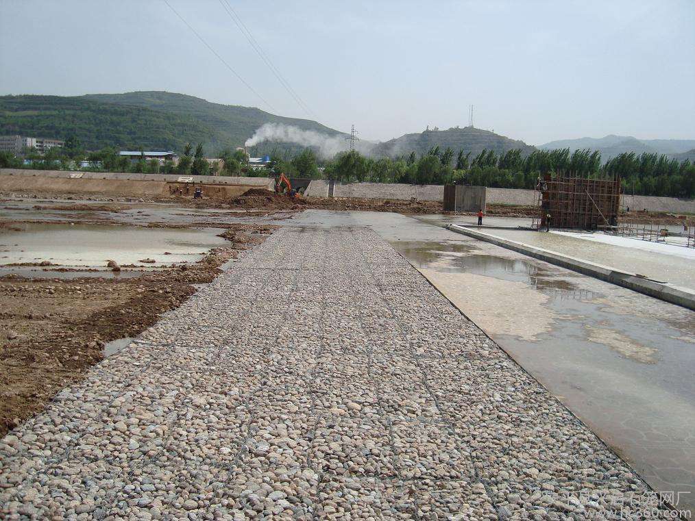 雷諾護墊防護過程中的優勢特點的體現 雷諾護墊防護過程中的優勢特點的體現